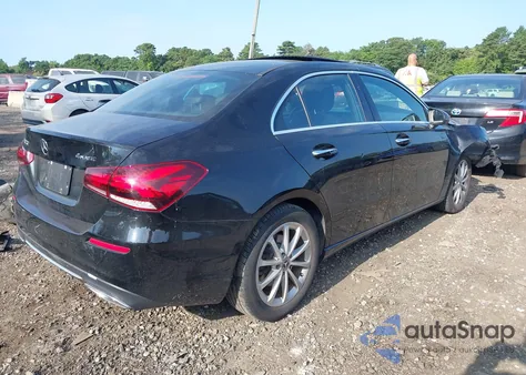2019 Mercedes-Benz A 220 4Matic z USA, uszkodzony, nr VIN WDD3G4FB2KW020068